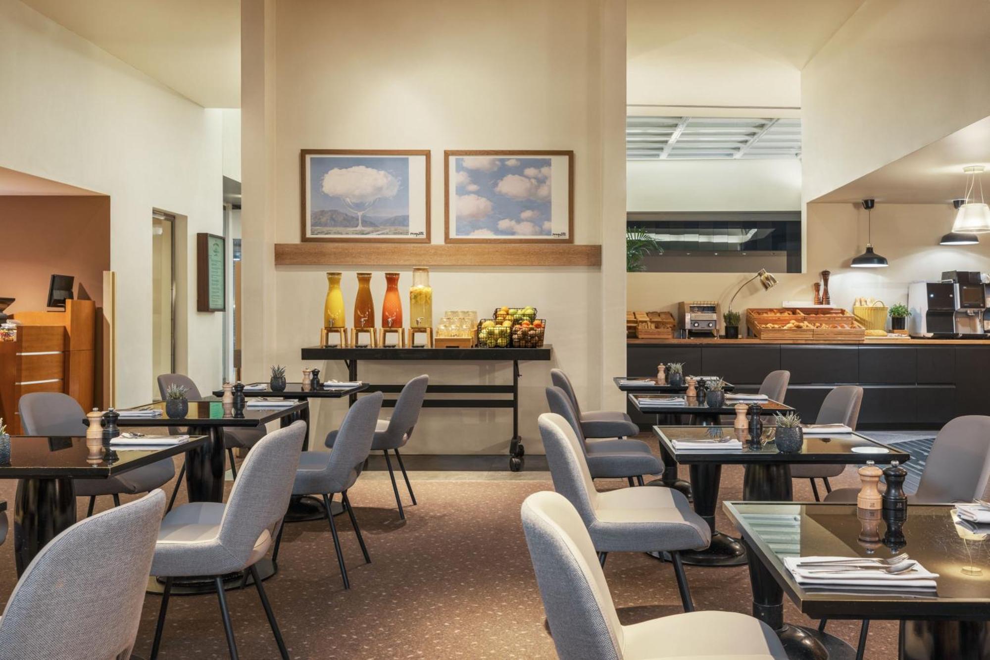 Sheraton Paris Charles De Gaulle Airport 4*