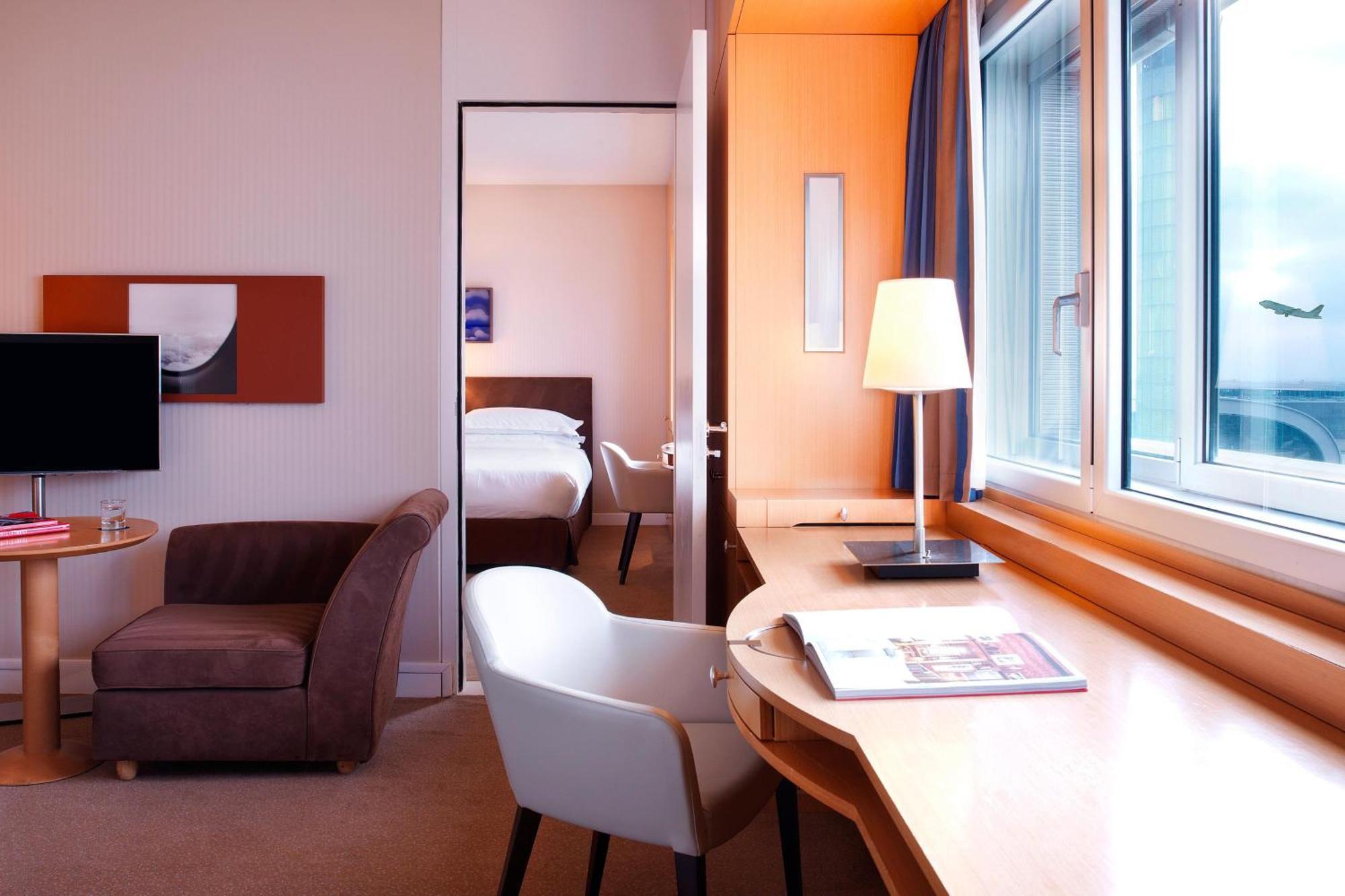 Sheraton Paris Charles De Gaulle Airport Hotel 4*