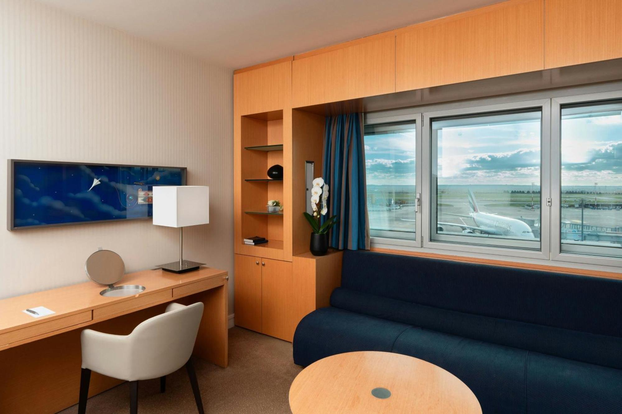 Hotel Sheraton Paris Charles De Gaulle Airport 4*